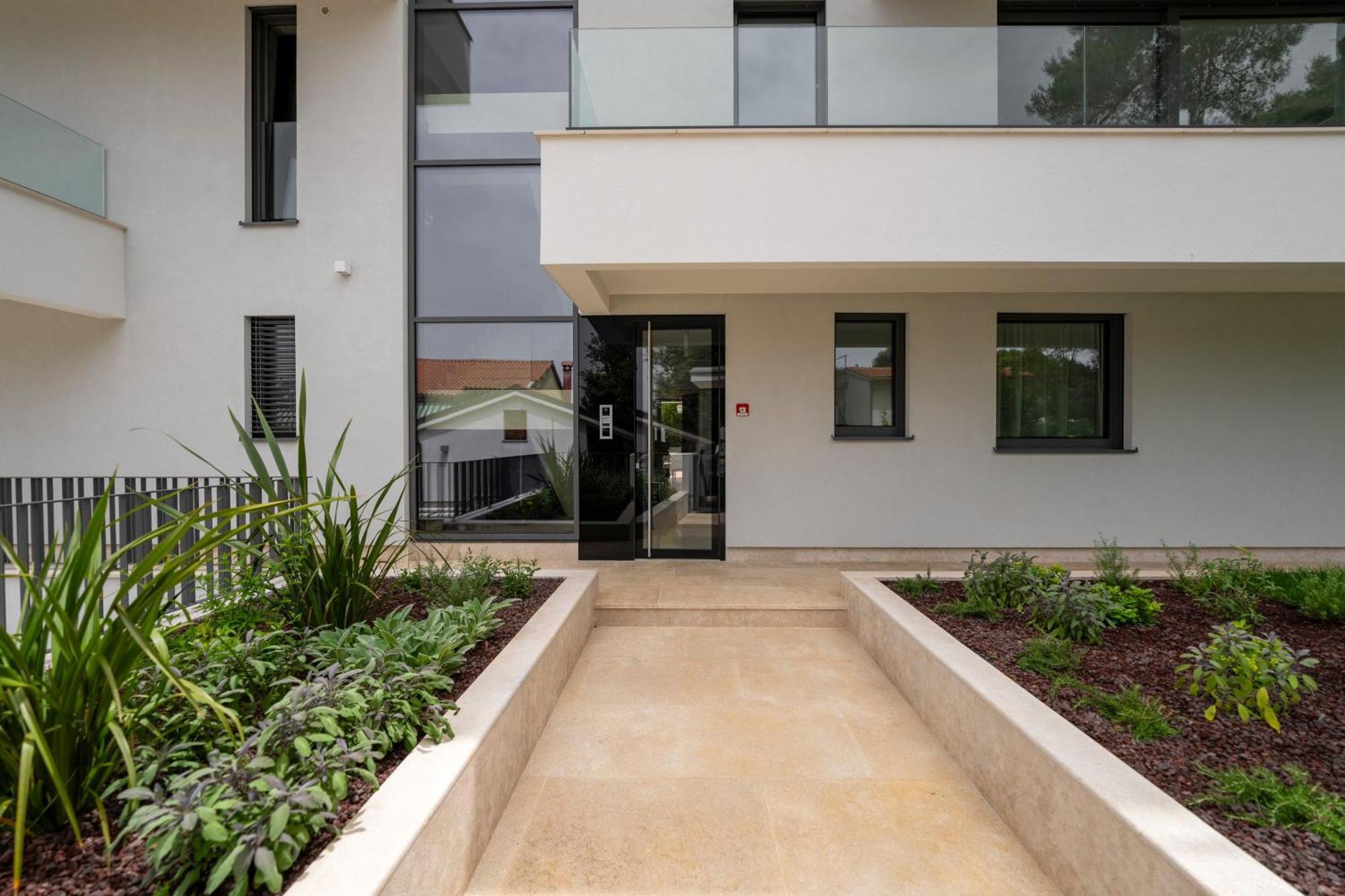 The Q Bliss - Your New 4-Star Hideaway With A Garage Rovinj Ngoại thất bức ảnh